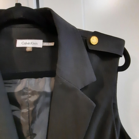 Menswear inspired Calvin Klein sleeveless jacket - Picture 2 of 6